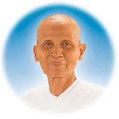 Khun Yay Archaraya Chandra Khonnokyoong (The Founder of Dhammakaya Temple)